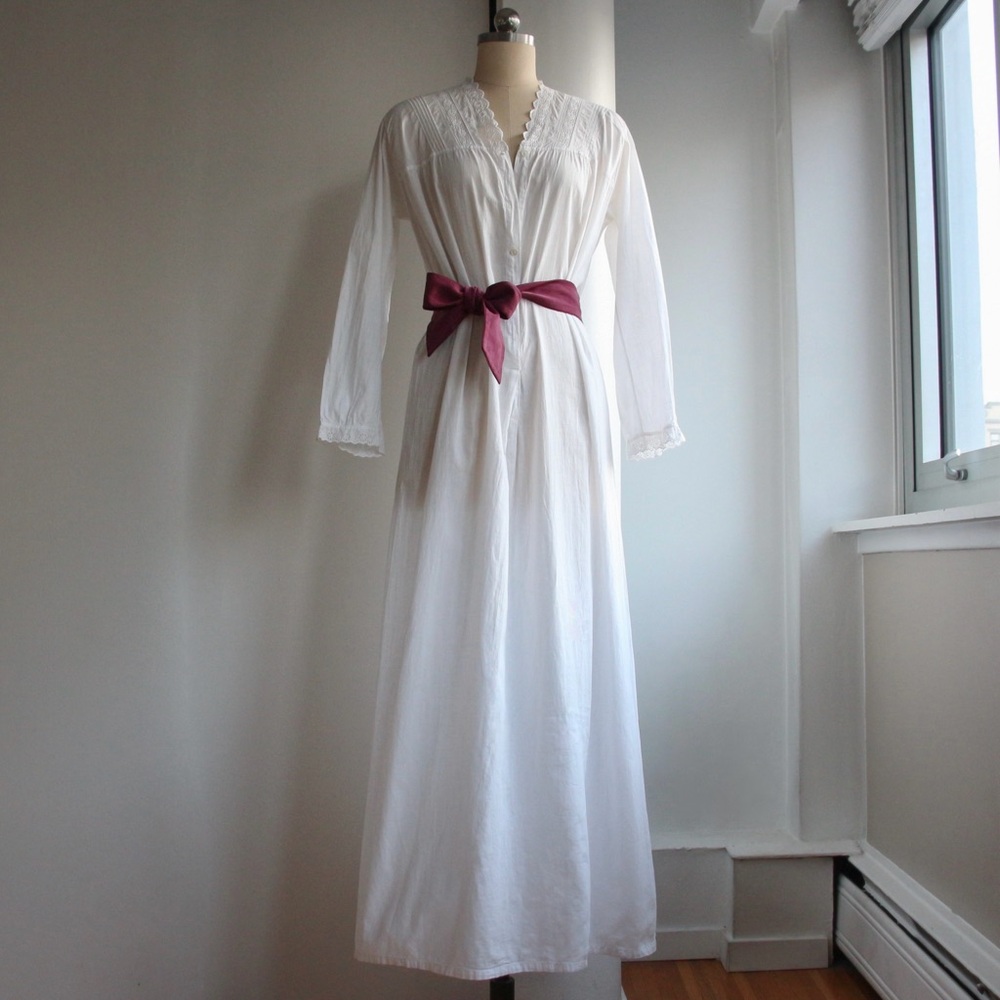1900's Antique White Cotton Nighgown Dress